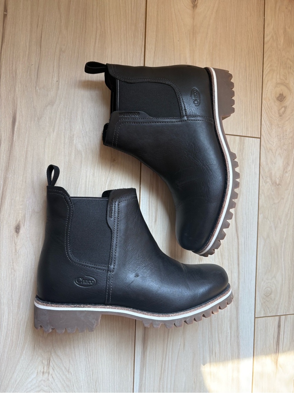 Chaco Chelsea Boots Womens 7.5 Black Waterproof Leather Lug Sole Ankle Boot - Picture 3 of 7
